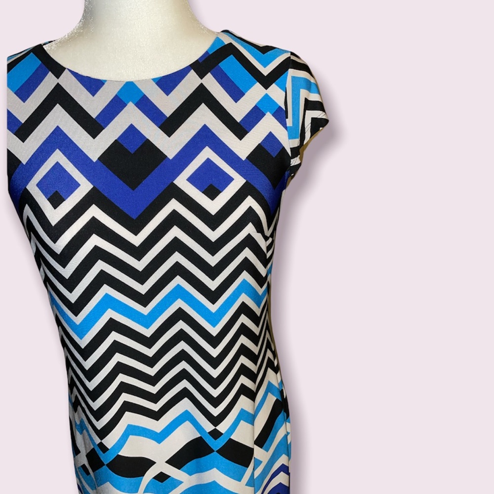 Geometric Pattern Shift Dress - image 2